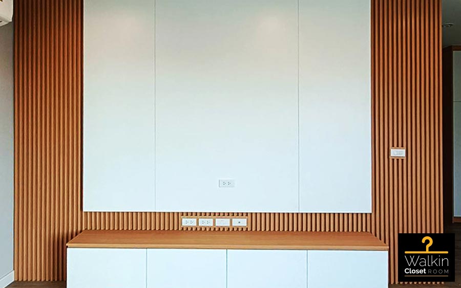 ตู้ TV Built-in โครง HMR เคลือบ Melamine สี Beech + ขาว