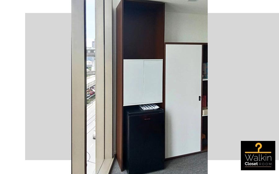 ตู้โชว์ Built-in โครง HMR กันชื้น ปิด Laminate สี 5213 SF | เฟอร์นิเจอร์บิวท์อิน